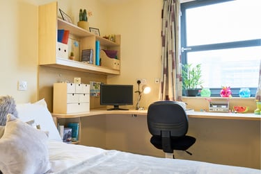 Silver En Suite at Europa, 190 Erskine Street, City Centre, Liverpool, L61AL - Image 1